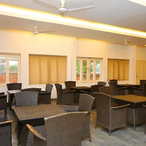 Townhouse Island Hotel
