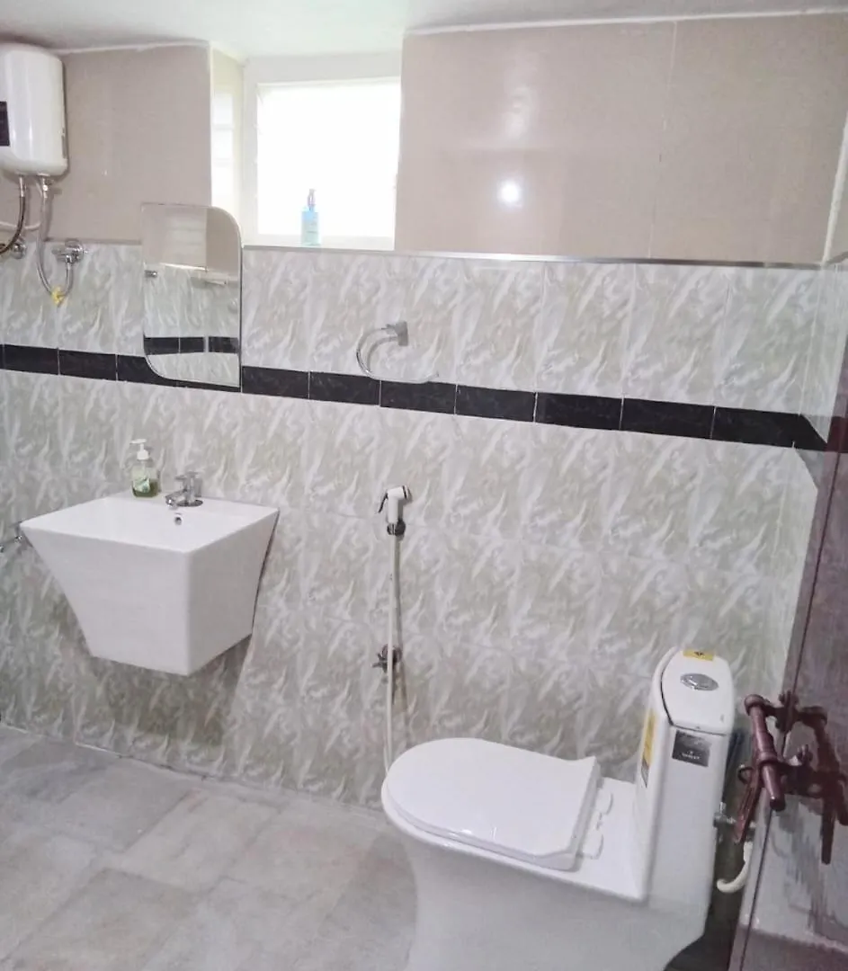 Alangitha Studio Elur 0*,